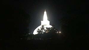 Ruwanwelisaya at Night Photo
